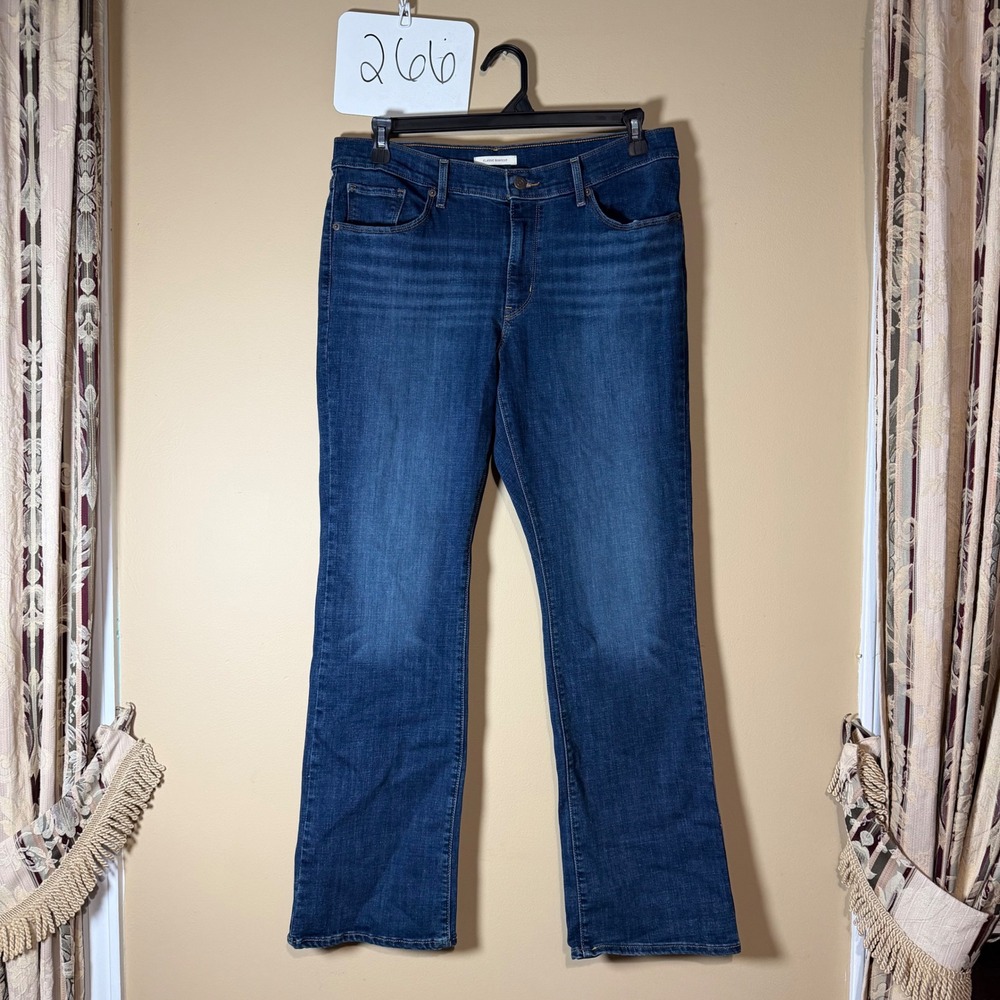 Levis Womens Classic Bootcut Jeans Medium Wash Blue Denim Size 14